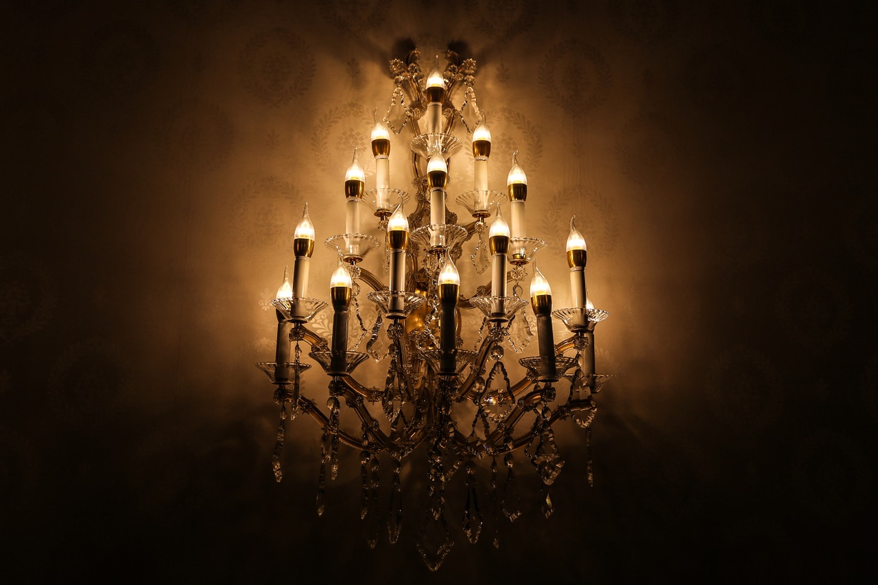 chandelier-1081740_1280