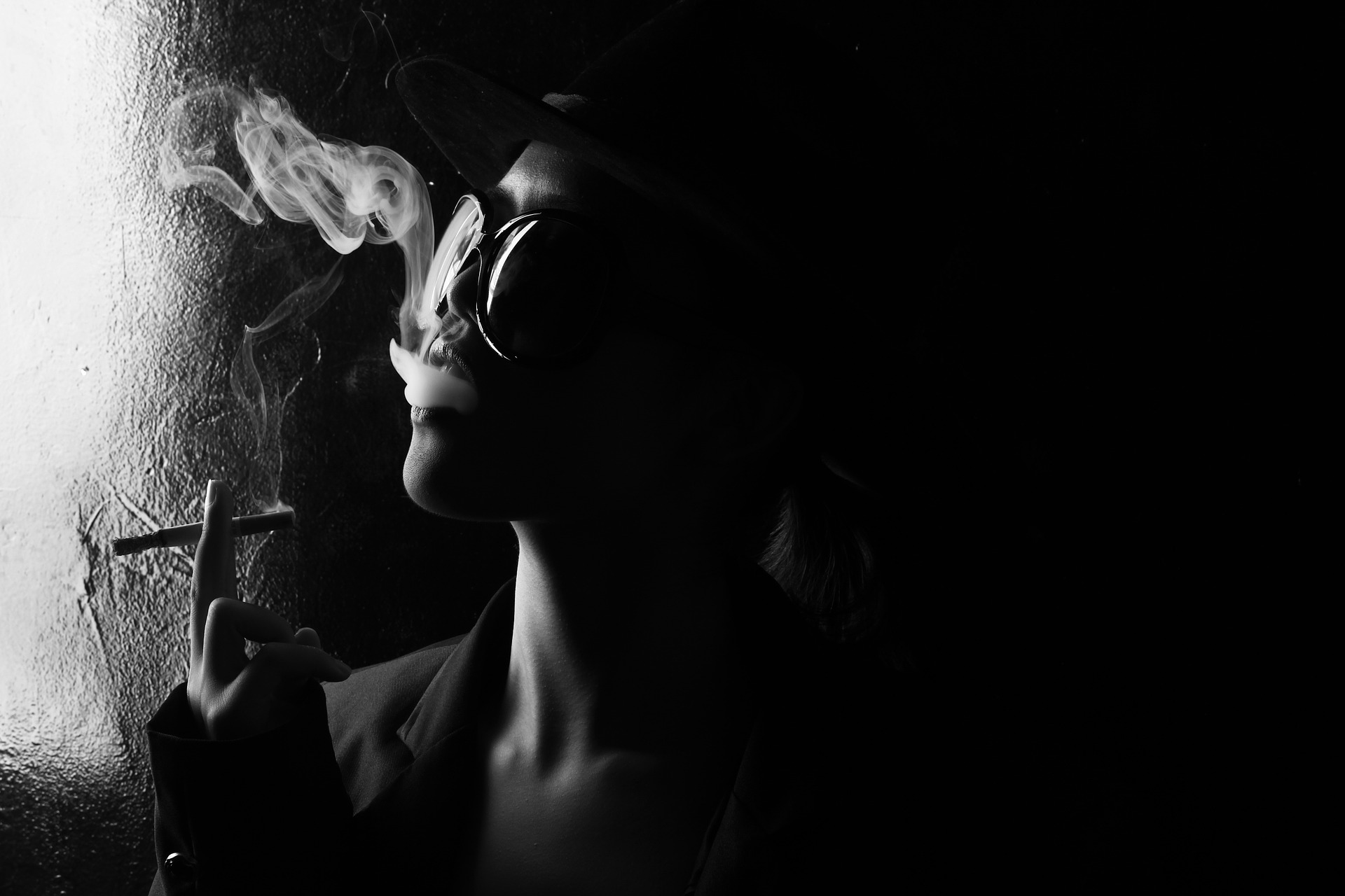 black-1226643_1920