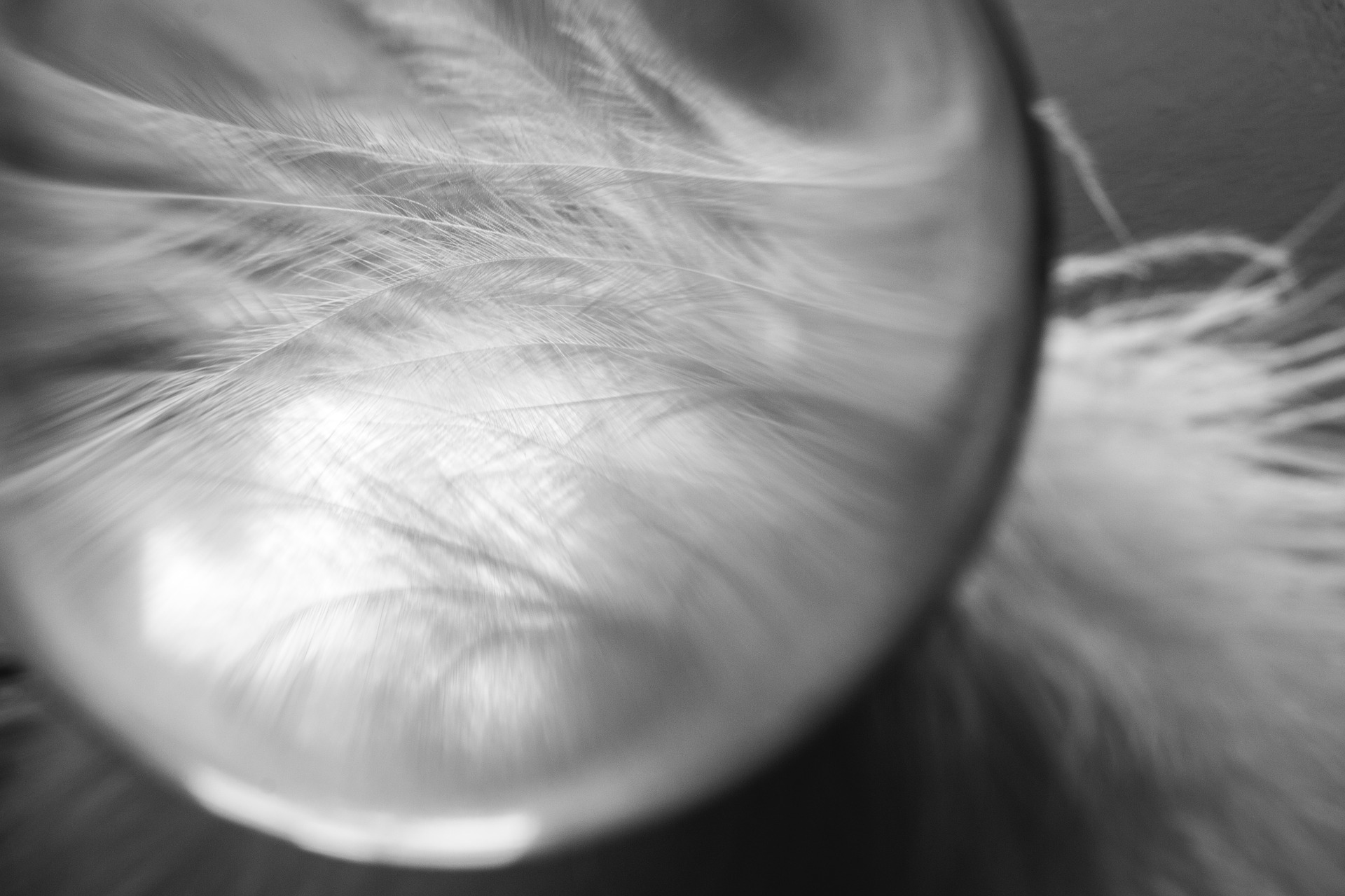 glass-ball-1598323_1920