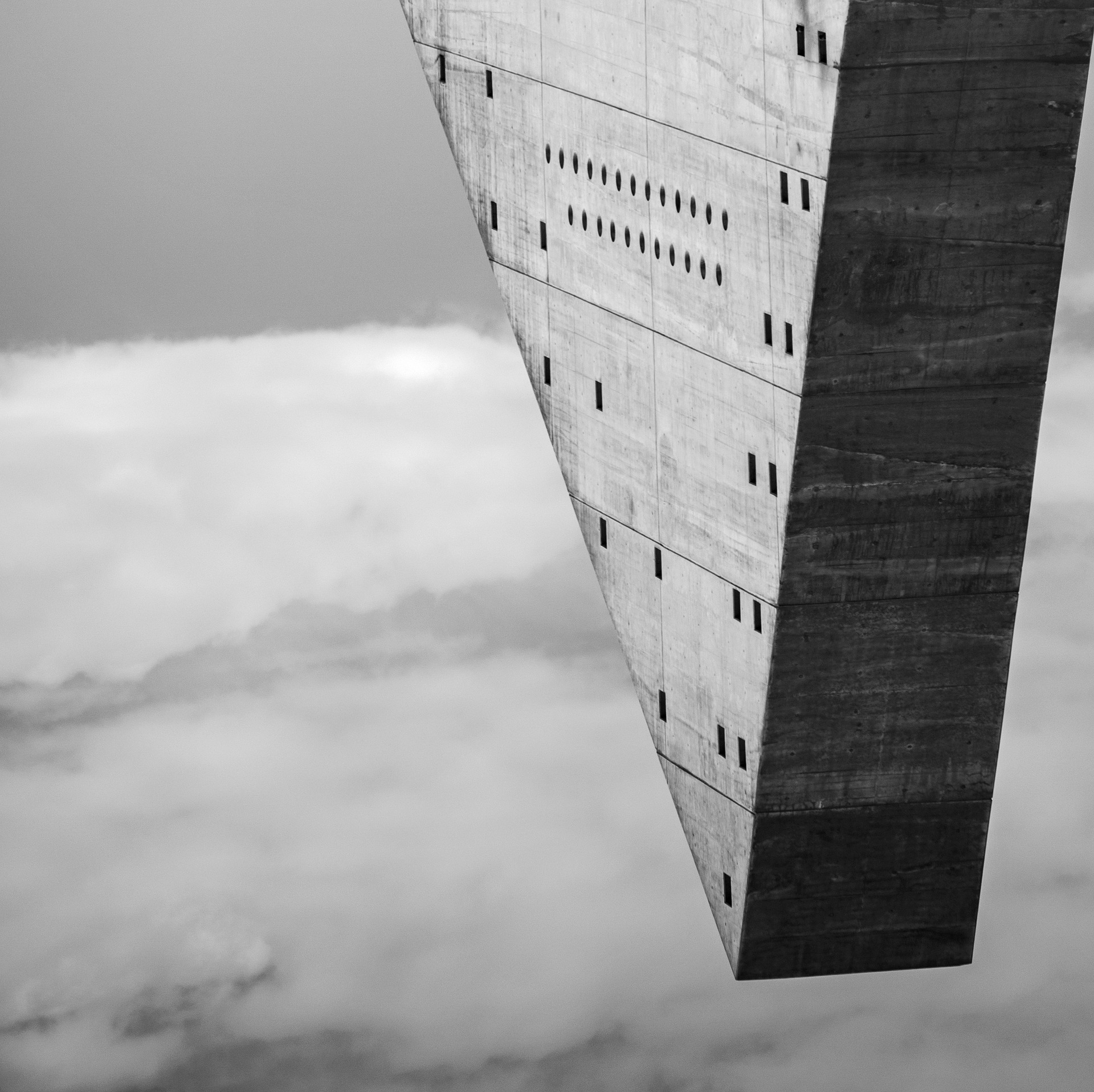 black-and-white-2322860_1920