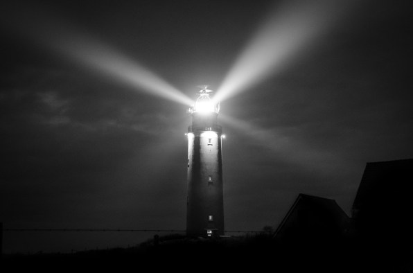 lighthouse-3013051_1920